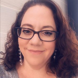 Meet your Posher, Eva